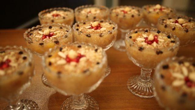 Aşure nasıl servis edilir?