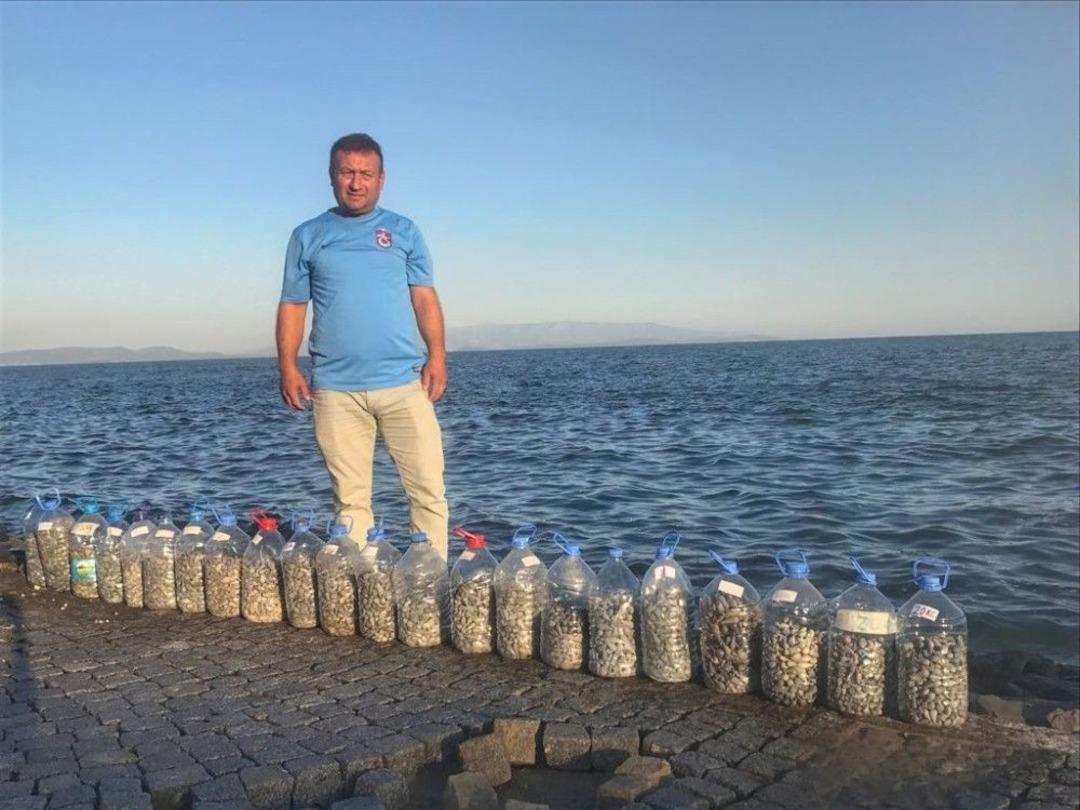 (&ouml;zel Haber) Balık Değil Kurşun Avlıyor