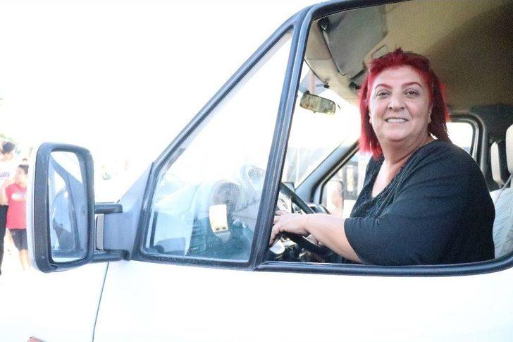 Unuttuğu Çantayı Getirmeyen Şoföre Kızıp Servis Şoförü Oldu G2