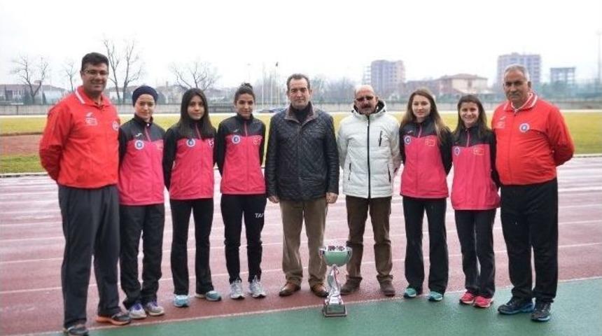 B&uuml;y&uuml;kşehirli Atletler İspanya Yolcusu