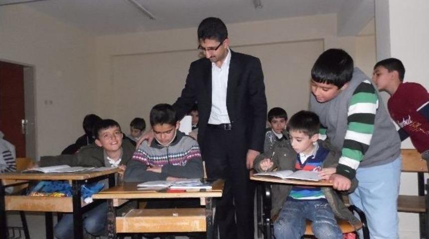 Halk Eğitimden İlkokul &Ouml;ğrencilerine Değerler Eğitimi