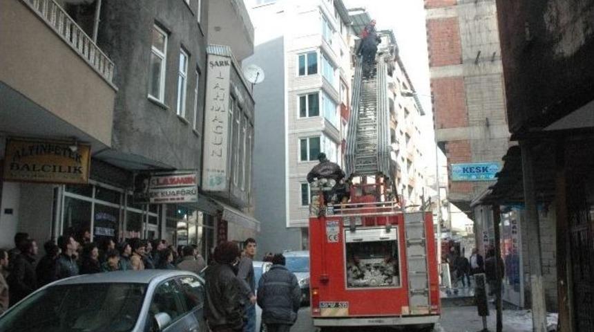 Hakkari&rsquo;de Korkutan Duman