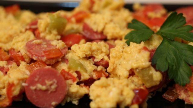 Sosisli omlet nasıl yapılır?