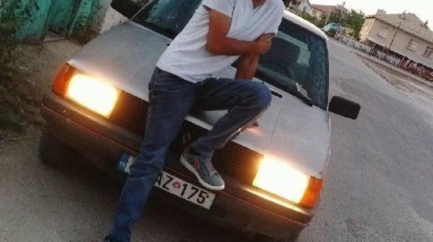 &Ccedil;ocukluk Arkadaşlarını &Ouml;ld&uuml;r&uuml;p, D&uuml;ğ&uuml;nde Eğlenmişler