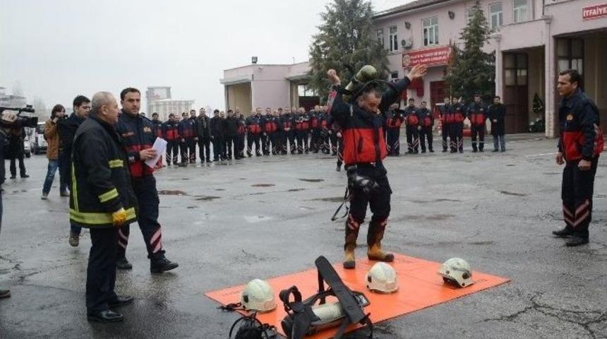 İtfaiyeciler Sıkı Bir Eğitimden Ge&ccedil;iyor