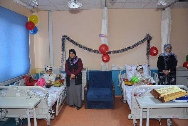 Mardin’de Yetim Çocuklar Sünnet Ettiriliyor