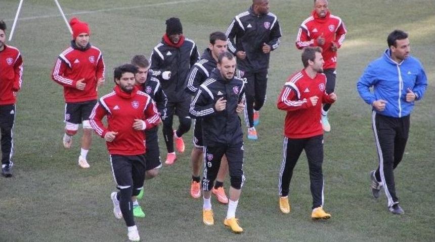 Karab&uuml;kspor&rsquo;da Fenerbah&ccedil;e Mesaisi Başladı