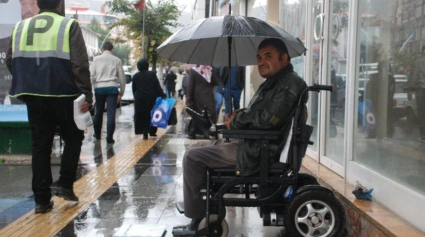 Engelli Vatandaş Tartıcılık Yaparak Ailesine Destek Olmaya &Ccedil;alışıyor