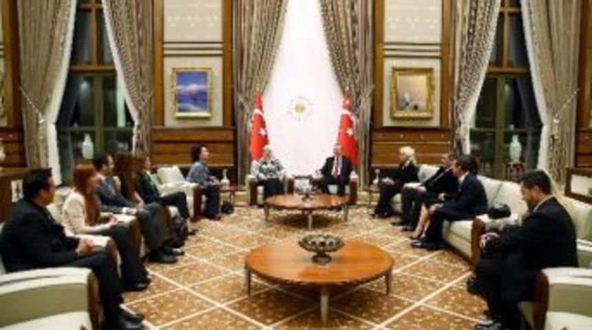 Cumhurbaşkanlığı Sarayı&rsquo;nda S&uuml;rpriz Kabul