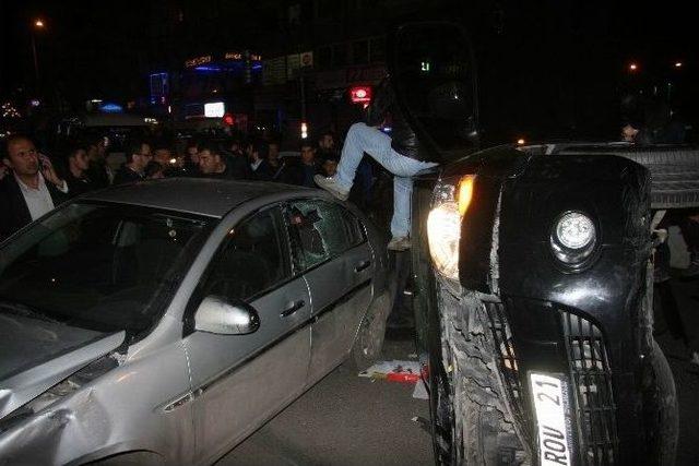 Diyarbakır’da Trafik Kazası: 2 Yaralı