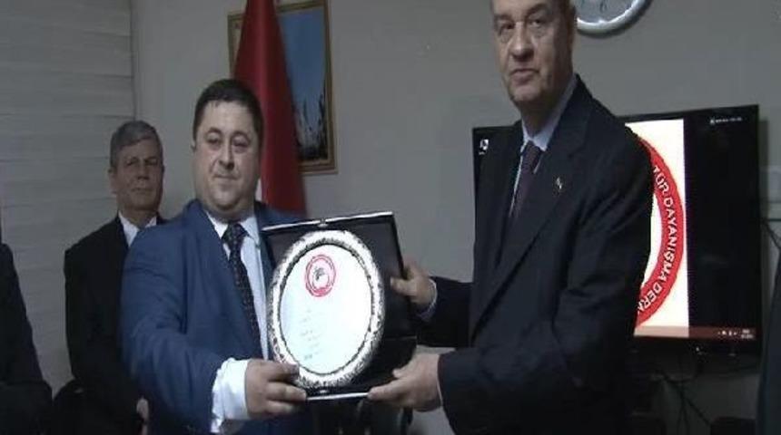 Başbuğ'a Manastırlılar Derneği'nden "onursal Başkanlık" Ve Plaket...