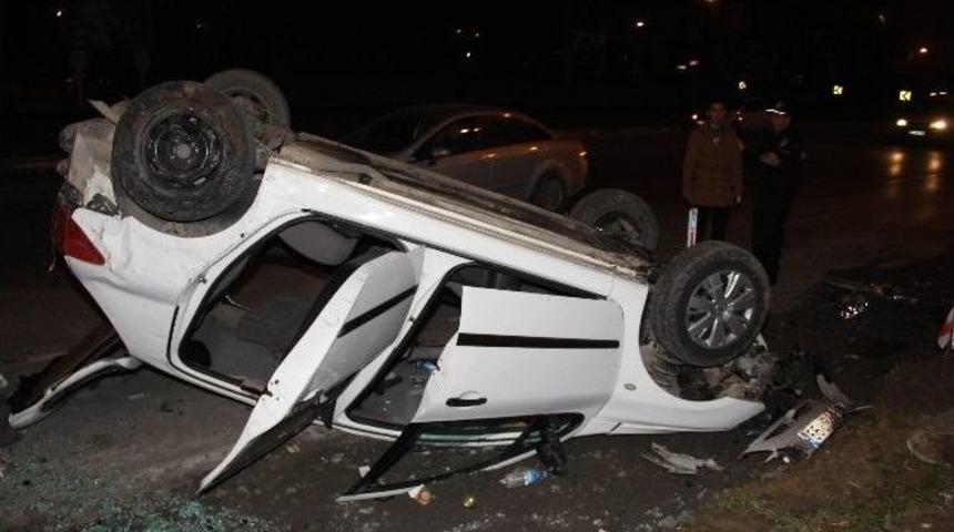 Otomobil Takla Attı: 2 Yaralı