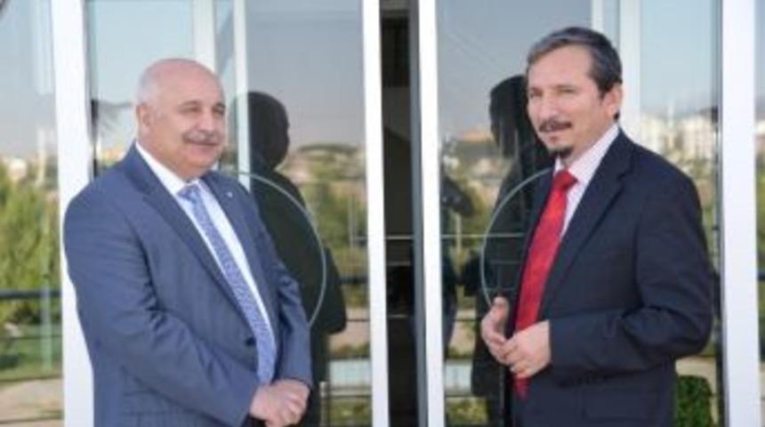 Do&ccedil;.dr. Doğan: &ldquo;&ccedil;ağdaş &Uuml;niversiteler Yeni Rekt&ouml;rlerimizin Elleri &Uuml;zerinde Y&uuml;kseliyor&rdquo;