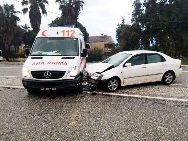 Kaza Yapan Ambulanstaki Sağlık Görevlilerine Darp İddiası