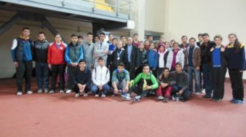 Adana&rsquo;dan Atletizm Milli Takım Hazırlık Kampına 16 Sporcu Davet Edildi