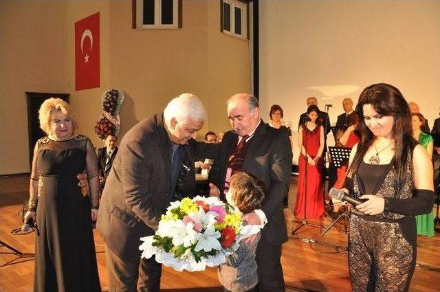 Edremit Türk Müziği Konservatuar Derneği Kış Konseri Yapıldı