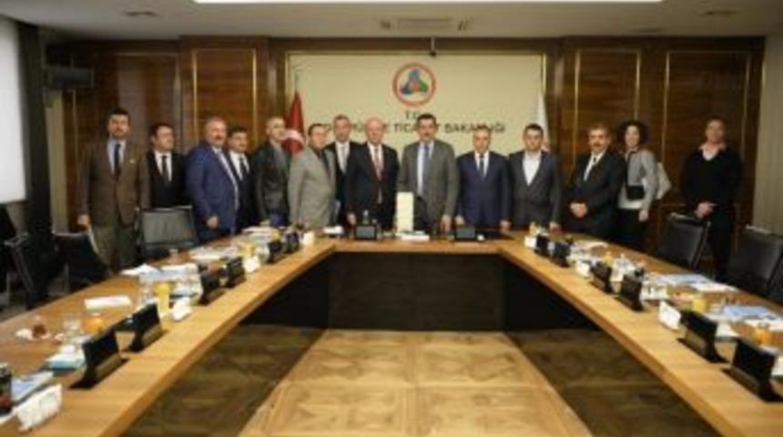 Bakan T&uuml;fenkci Perakendecilere Sebze Meyve Standardını Anlattı