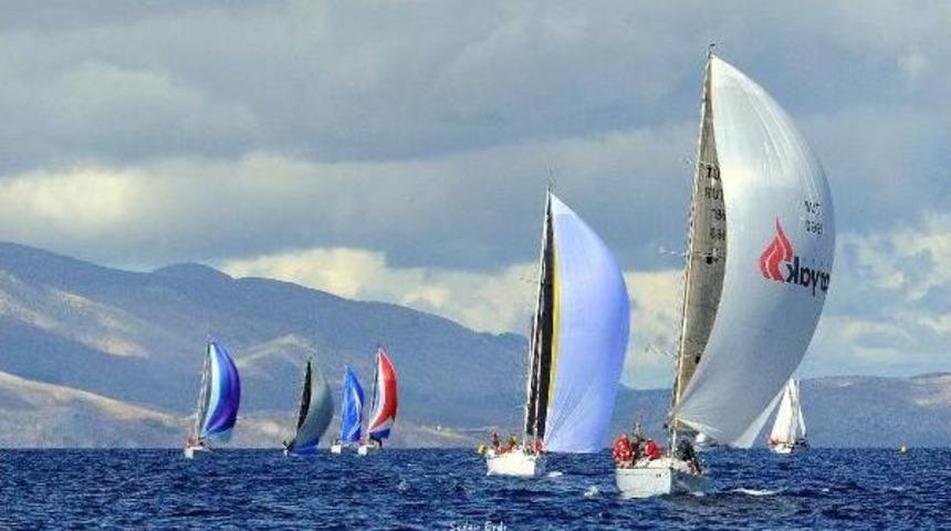 &Ccedil;eşme'de Yelkenler Fora