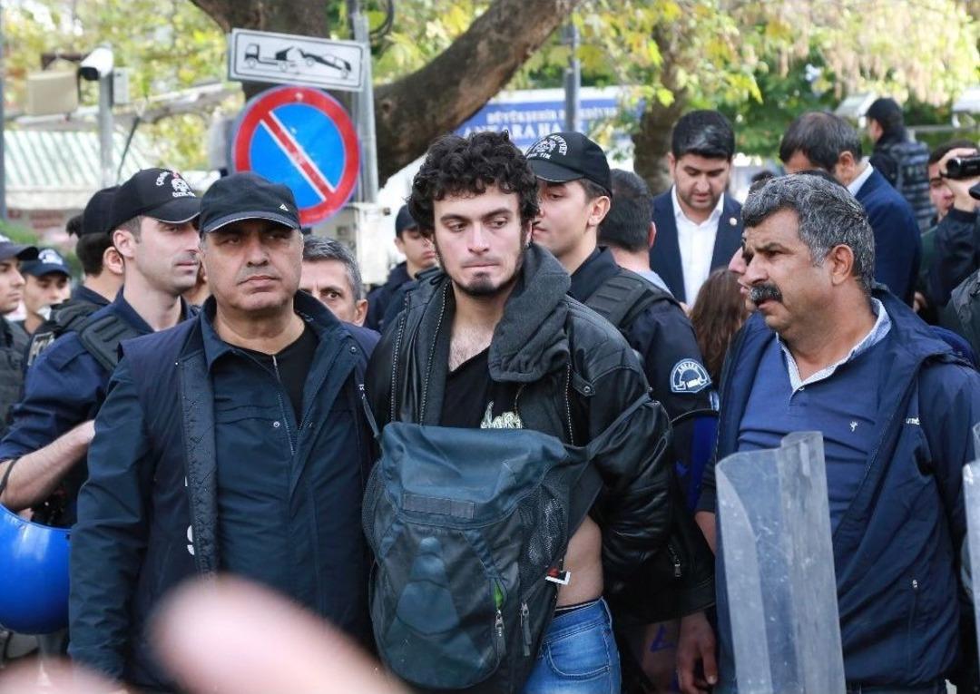 Ankara Garı Patlaması Yıl D&ouml;n&uuml;mdeki Eylemlere Polis M&uuml;dahalesi: 15 G&ouml;zaltı