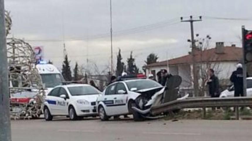 Hırsız Kovalayan 2 Polis Kazada Yaralandı