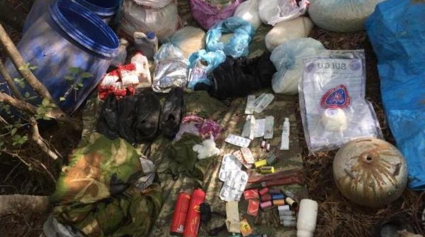 Amanoslar&rsquo;Da Pkk Sığınağında Patlayıcı Ele Ge&ccedil;irildi