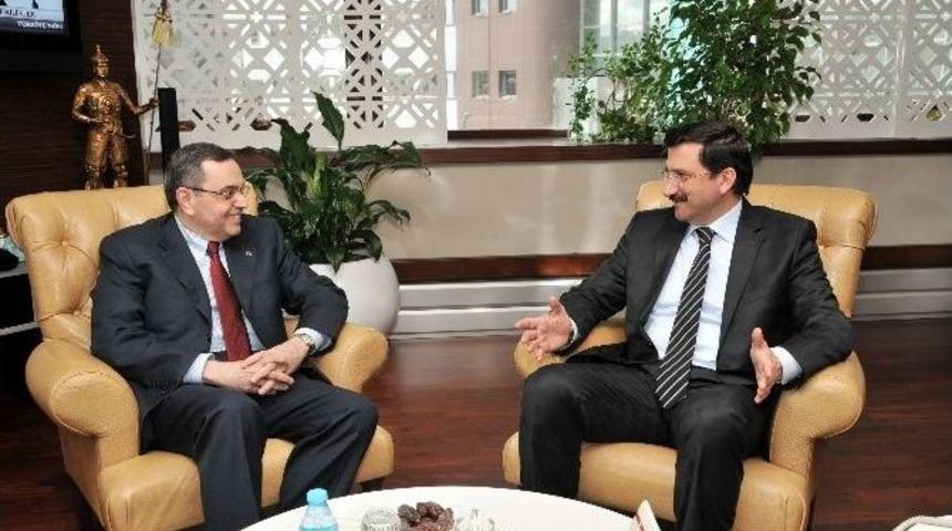 Azerbaycan B&uuml;y&uuml;kel&ccedil;isinden Başkan Ak&rsquo;a Ziyaret