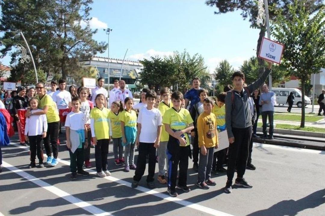 Amat&ouml;r Spor Haftası G&ouml;rkemle A&ccedil;ıldı