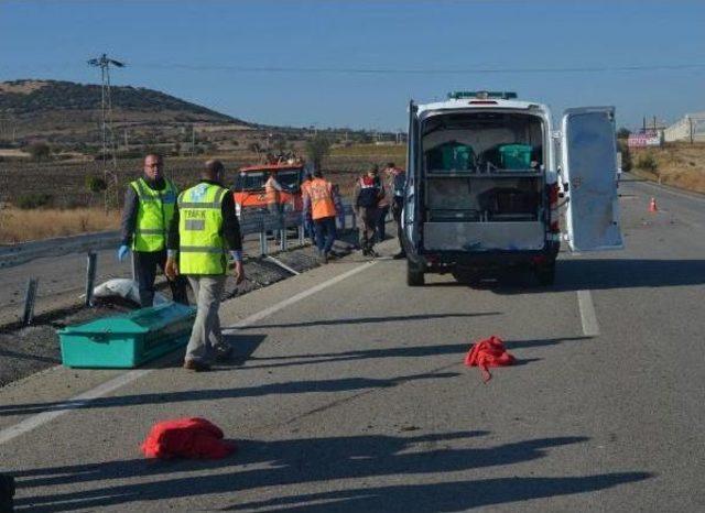 Köpeğe Çarpmamak Için Manevra Yaptı: 1 Ölü