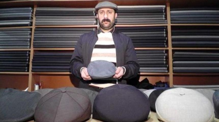 Baba- Oğul 38 Yıldır Kasket Dikiyor