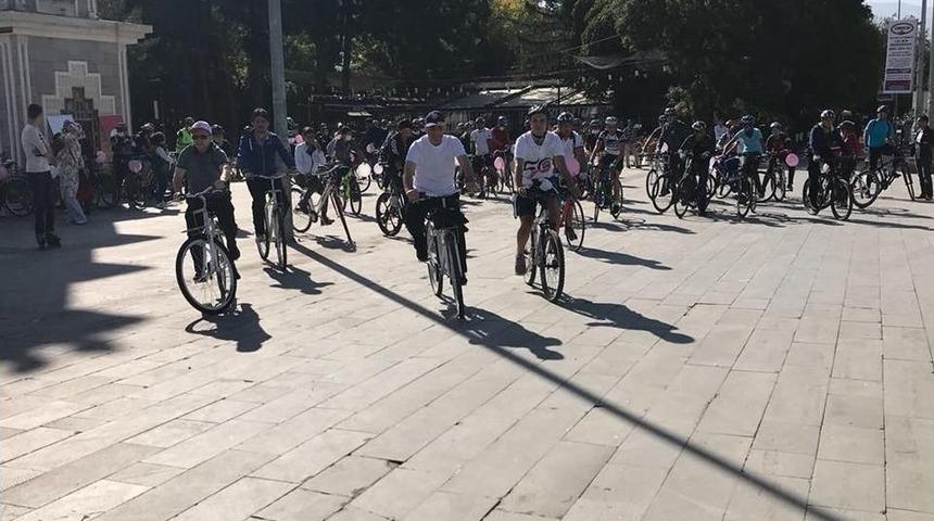 Kansere Pedal &Ccedil;evirerek Dikkat &Ccedil;ektiler