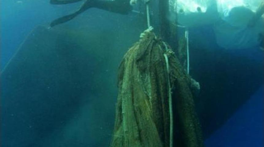 Denizdeki Hayalet Ağlar Balonla Temizliyorlar