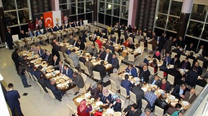 G&ouml;ksel, İl&ccedil;e Delegeleriyle Bir Araya Geldi