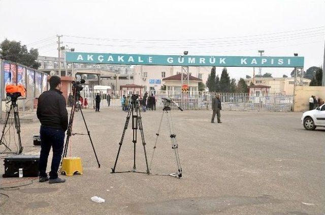 D&uuml;nya Basını &Uuml;&ccedil; G&uuml;nd&uuml;r Ak&ccedil;akale&rsquo;de 1