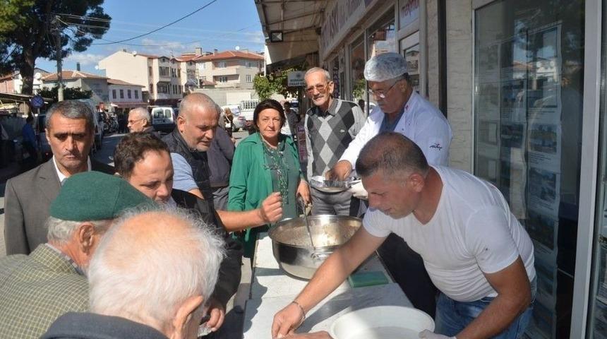 Burhaniye Dp&rsquo;den Aşure Hayırı