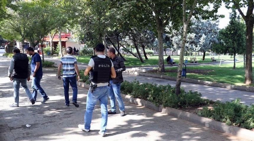 Firari Şahıs Vatandaşların Yardımıyla Yakalandı