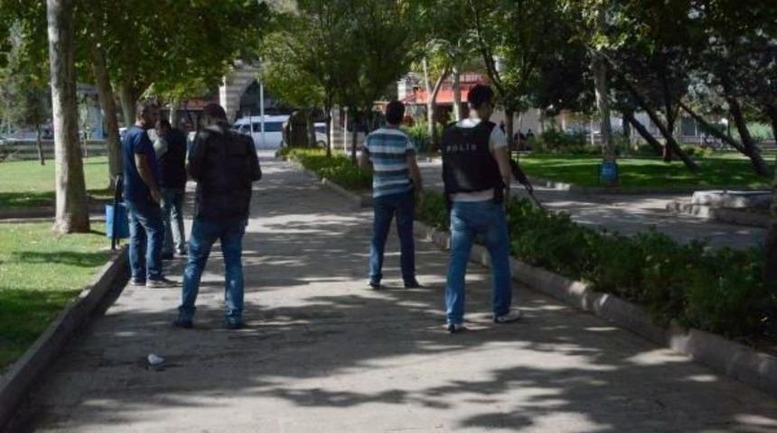 Diyarbakır'da Cezaevi Firarisi Ka&ccedil;tı, Polis Kovaladı