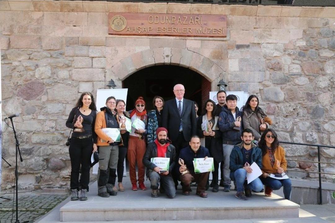 Ahşap Eserler G&ouml;r&uuml;c&uuml;ye &Ccedil;ıktı