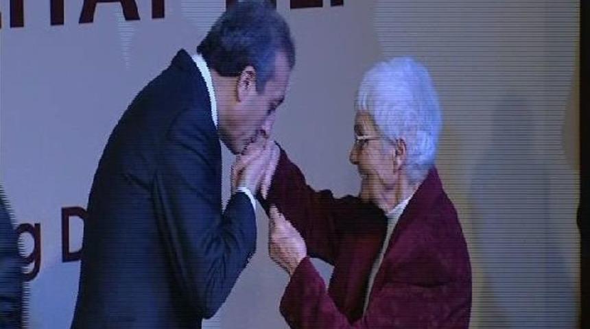 'mercimek&ccedil;i Profes&ouml;r'den Bakan Eker'e : Toprağa Borcumuz Var, Bizi Besleyen Toprağı Inşaatlara Hediye Etmeyelim