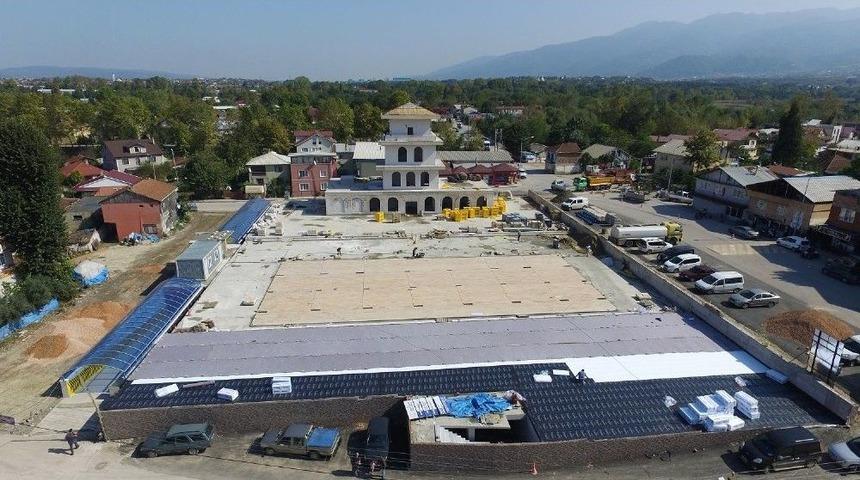 Başiskele&rsquo;nin Yeni Semt Meydanı Y&uuml;kseliyor