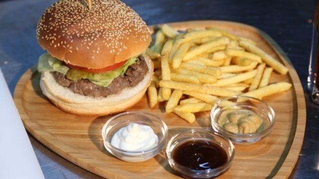 Hamburger nasıl servis edilir?