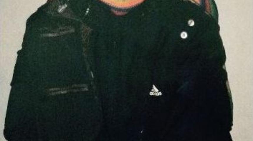 Kadın Kıyafetli Eylemci Polisten Ka&ccedil;amadı