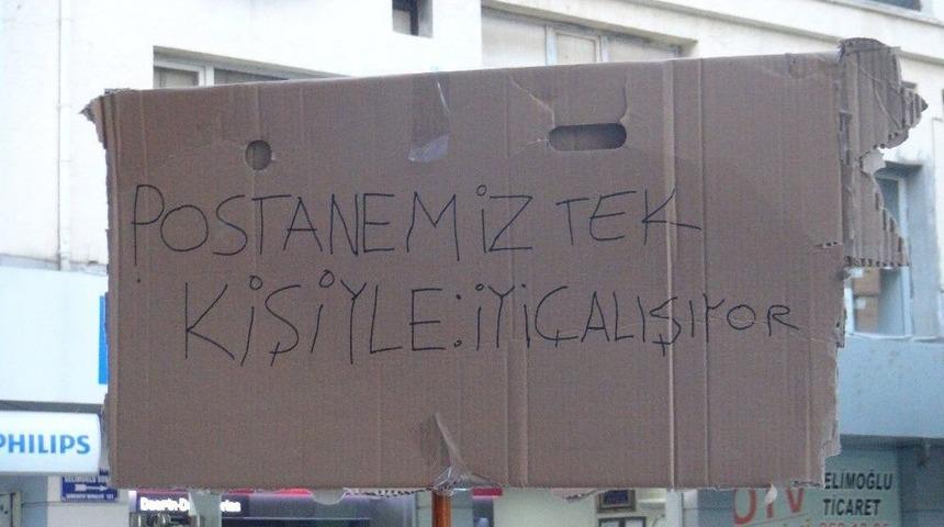 Ptt&rsquo;de Kendisine Sıra Gelmeyen Fırıncı, Tek Kişilik Eylem Yaptı