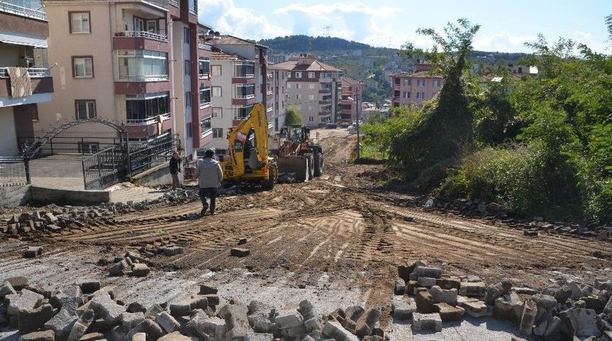 Akasya Sokak&rsquo;ta &Ccedil;alışmalar S&uuml;r&uuml;yor
