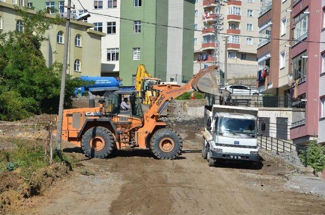 Akasya Sokak’ta Çalışmalar Sürüyor