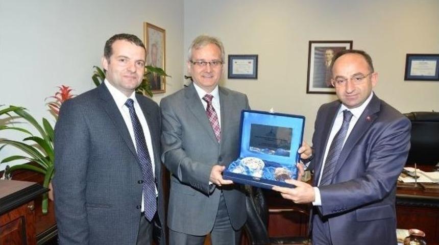 &Uuml;z&uuml;lmez Ko&uuml; Dekanlarını Ziyaret Etti