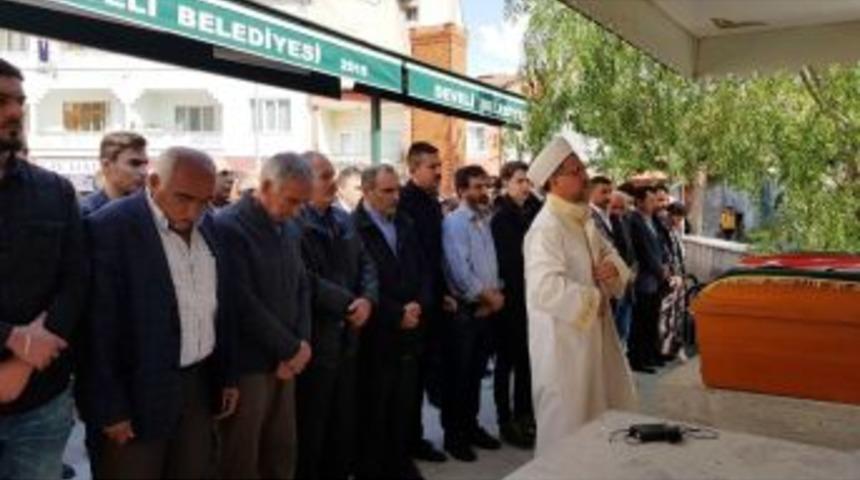 Almanya&rsquo;daki Trafik Kazasında &Ouml;len Kazım Cihan Toprağa Verildi