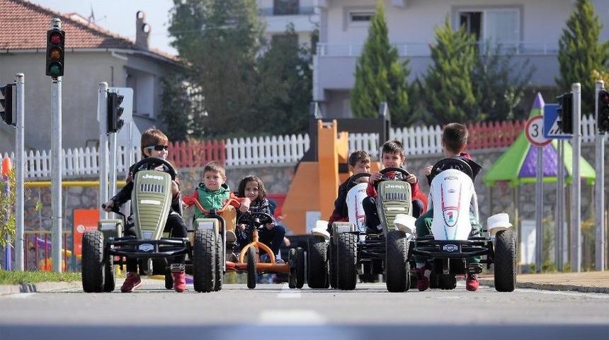Başiskele &Ccedil;ocuk Trafik Eğitim Parkı &Ccedil;ocuk Sesleriyle Yankılanıyor