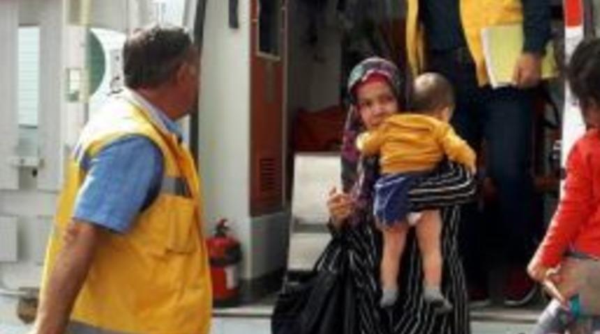 Boğazına Kumanda Par&ccedil;ası Ka&ccedil;an &Ccedil;ocuk Hastaneye Kaldırıldı