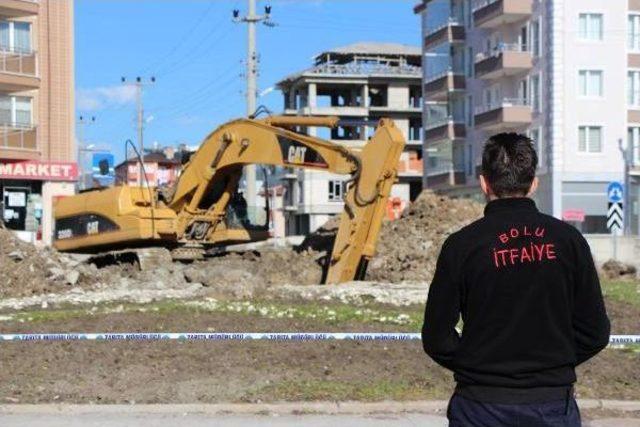 İş Makinesinin Parçaladığı Doğalgaz Borusu Panik Yarattı