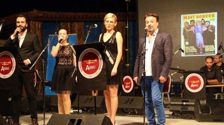 Film M&uuml;zikleri &Uuml;niversitelileri Coşturdu